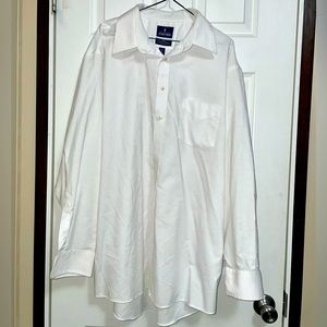 Men’s long sleeve button shirt